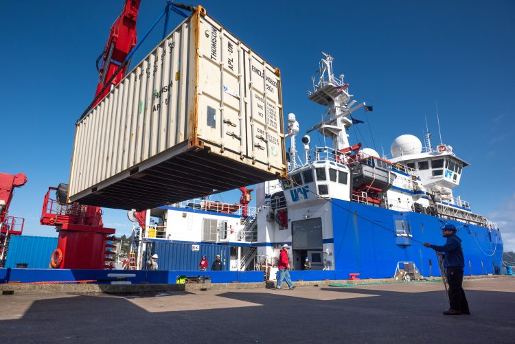 Fall storms, coastal erosion focus of northern Alaska research cruise - UW Today