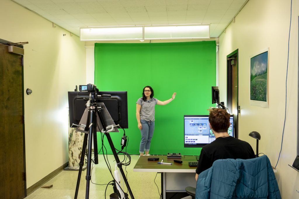 Video UW’s new broadcast meteorology course is first on West Coast