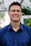 UW biology professors Jeffrey Riffell, David Perkel awarded research grants from Human Frontier Science Program