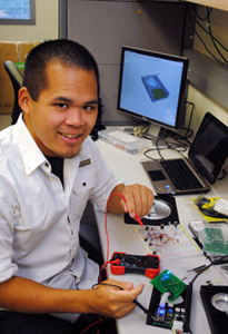2011-12 Scholar, Bennett Ng Bennett Ng in lab