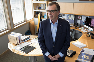 2016 Distinguished Alumni Veteran Gen. Peter Chiarelli, M.A. '80, U.S. Army