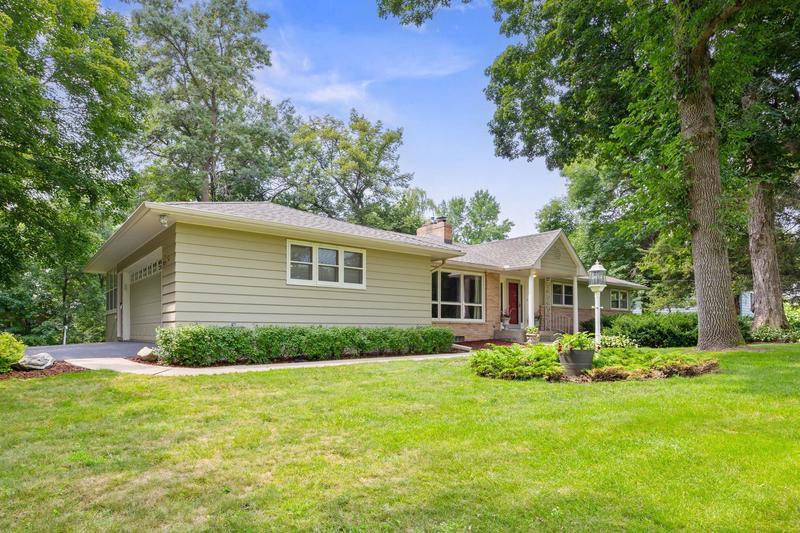 9125 Highway 7 Saint Bonifacius, MN