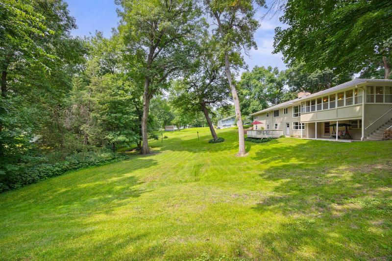 9125 Highway 7 Saint Bonifacius, MN