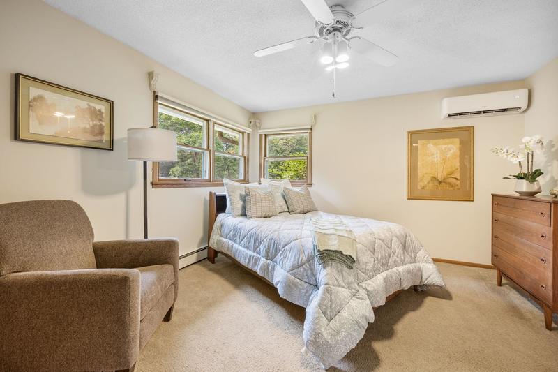 9125 Highway 7 Saint Bonifacius, MN