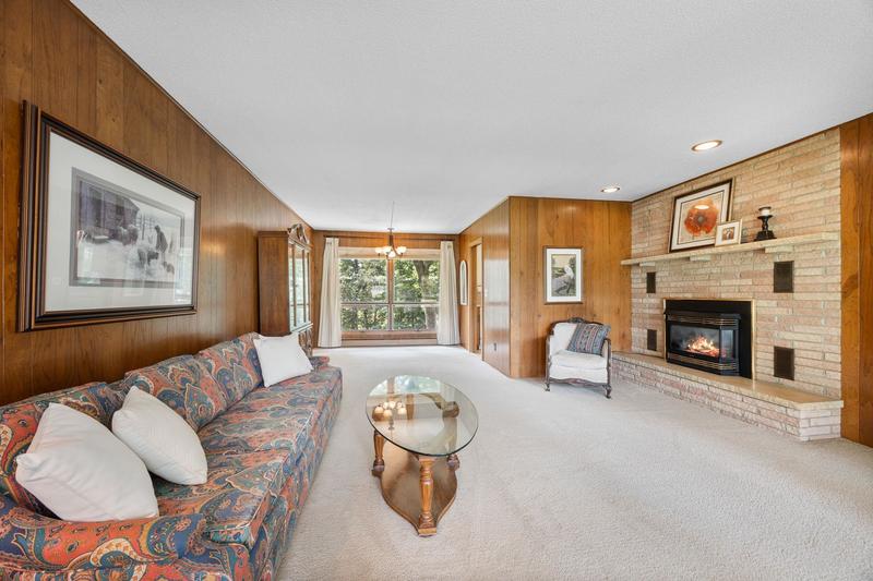 9125 Highway 7 Saint Bonifacius, MN