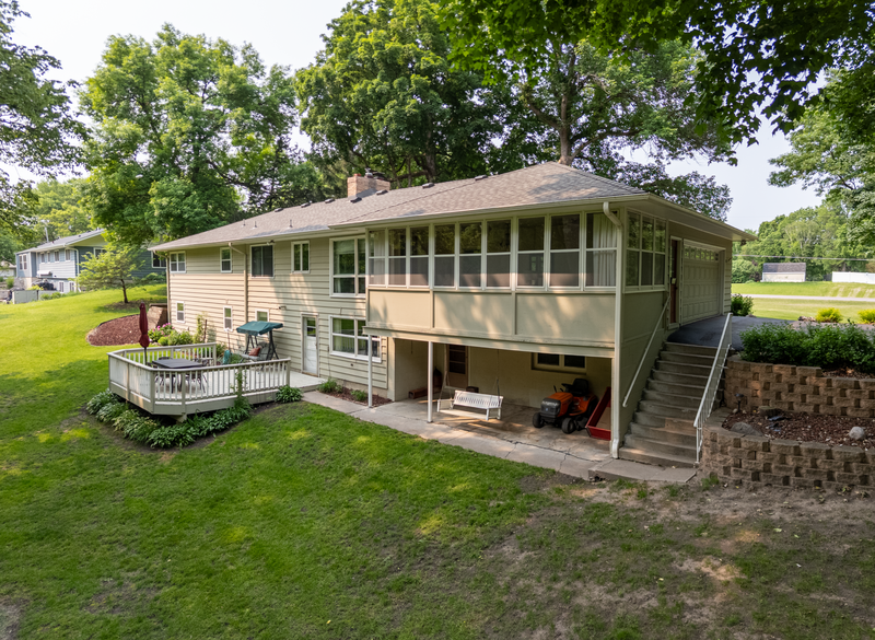 9125 Highway 7 Saint Bonifacius, MN