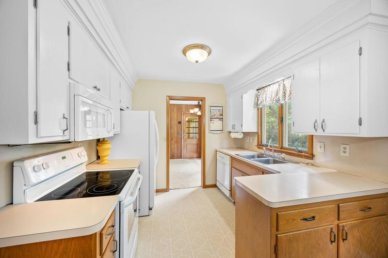 9125 Highway 7 Saint Bonifacius, MN