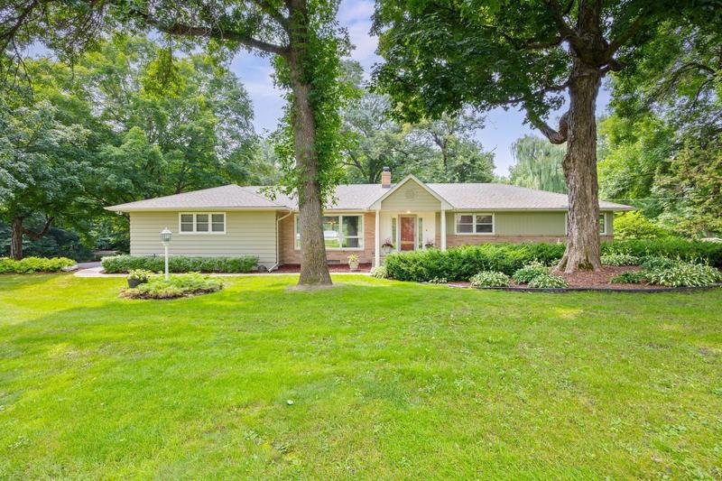 9125 Highway 7  Saint Bonifacius, MN