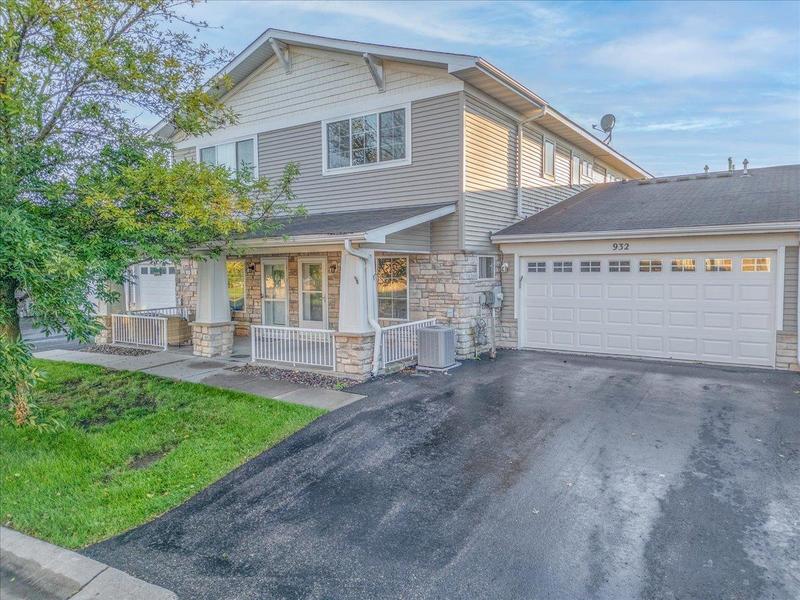 932 Crossing Way Delano, MN