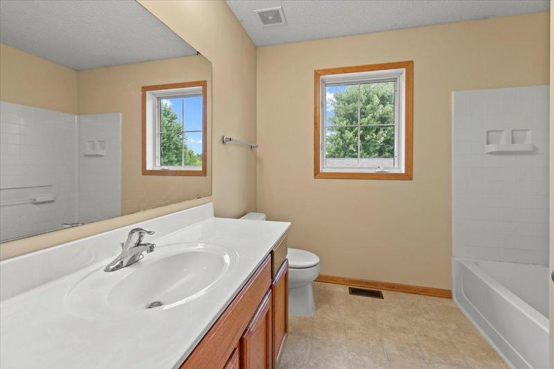 932 Crossing Way Delano, MN