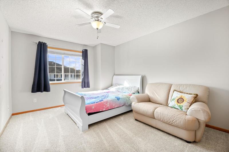17085 Eastwood Avenue Lakeville, MN