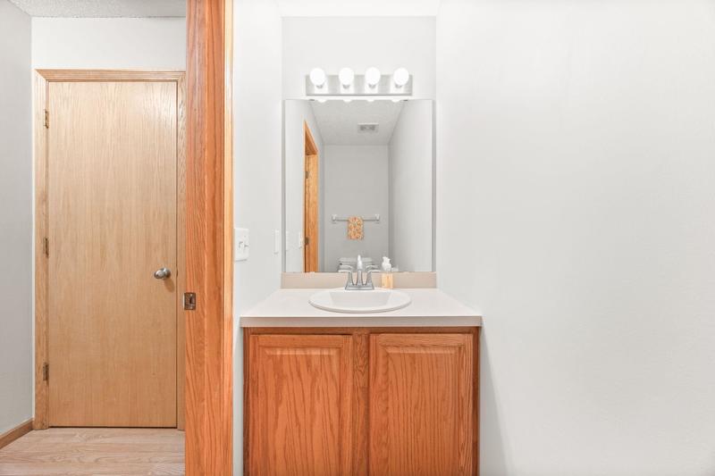 17085 Eastwood Avenue Lakeville, MN