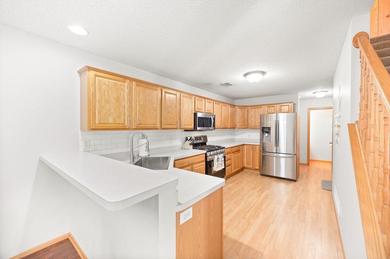 17085 Eastwood Avenue Lakeville, MN