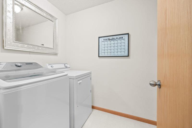 17085 Eastwood Avenue Lakeville, MN