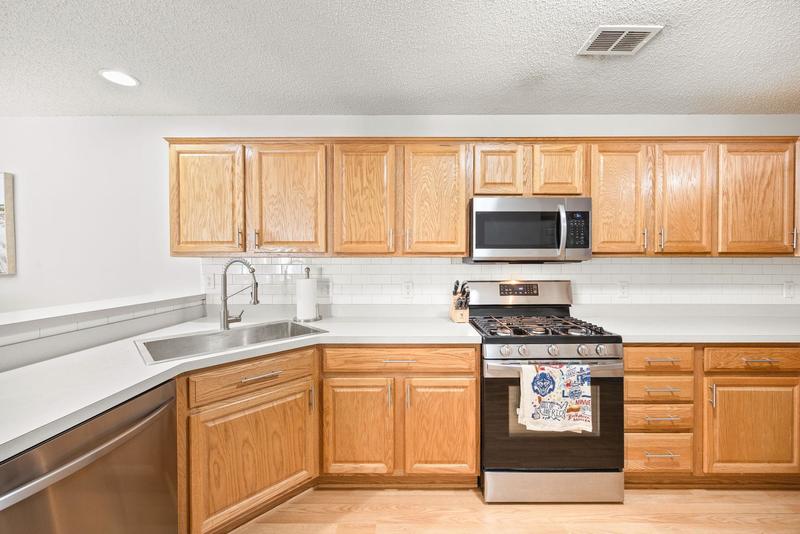 17085 Eastwood Avenue Lakeville, MN