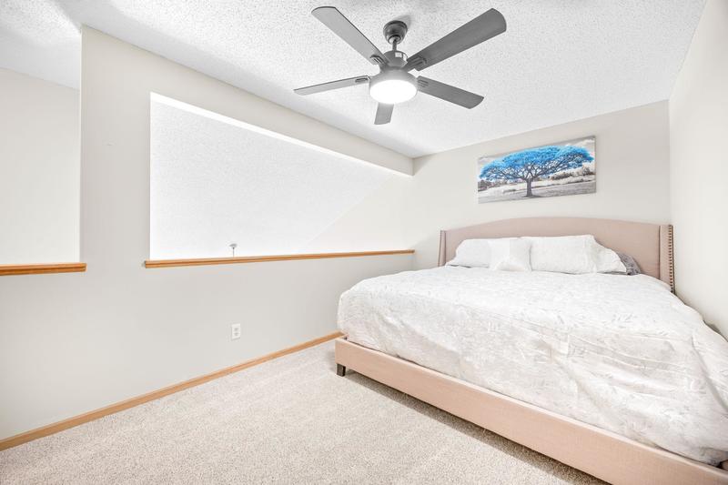 17085 Eastwood Avenue Lakeville, MN