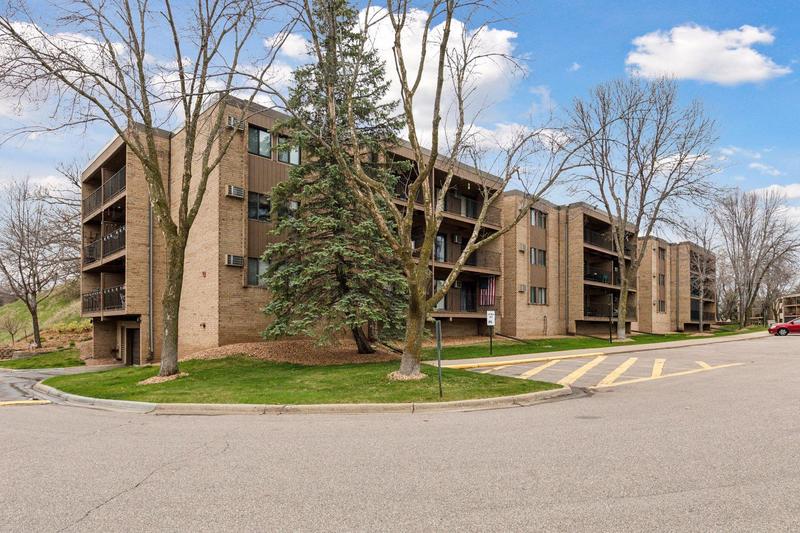 5697 Green Circle Drive Minnetonka, MN