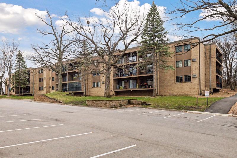 5697 Green Circle Drive Minnetonka, MN