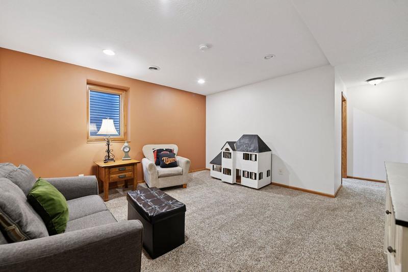 1401 Woods Creek Drive Delano, MN