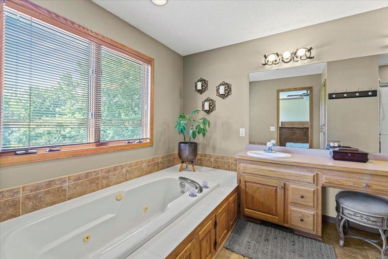 1111 Woods Creek Drive Delano, MN