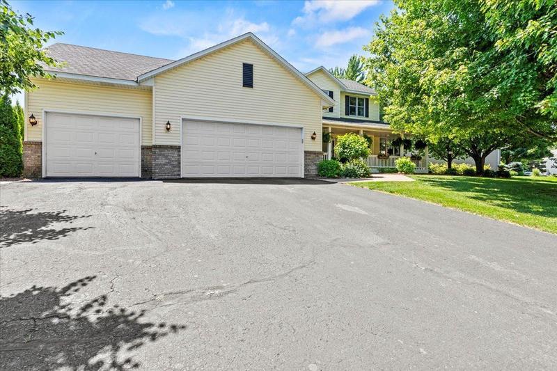1111 Woods Creek Drive Delano, MN