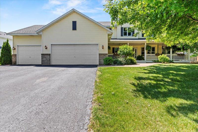 1111 Woods Creek Drive Delano, MN