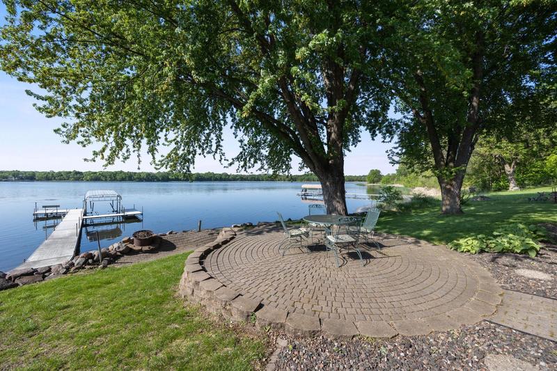 6825 Shore Drive Greenfield, MN