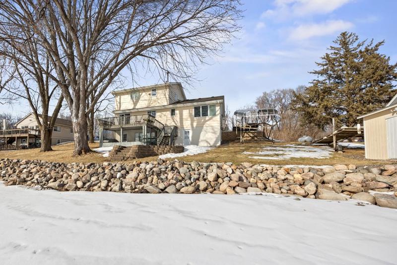 6825 Shore Drive Greenfield, MN