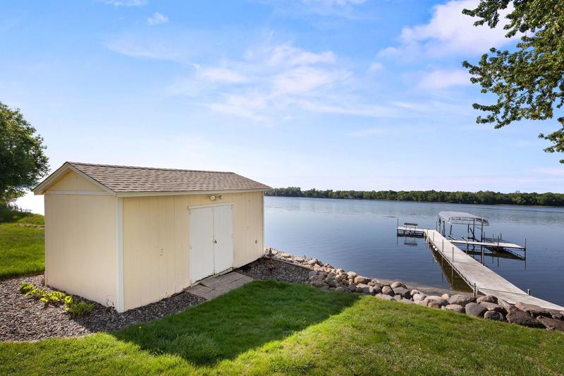 6825 Shore Drive Greenfield, MN