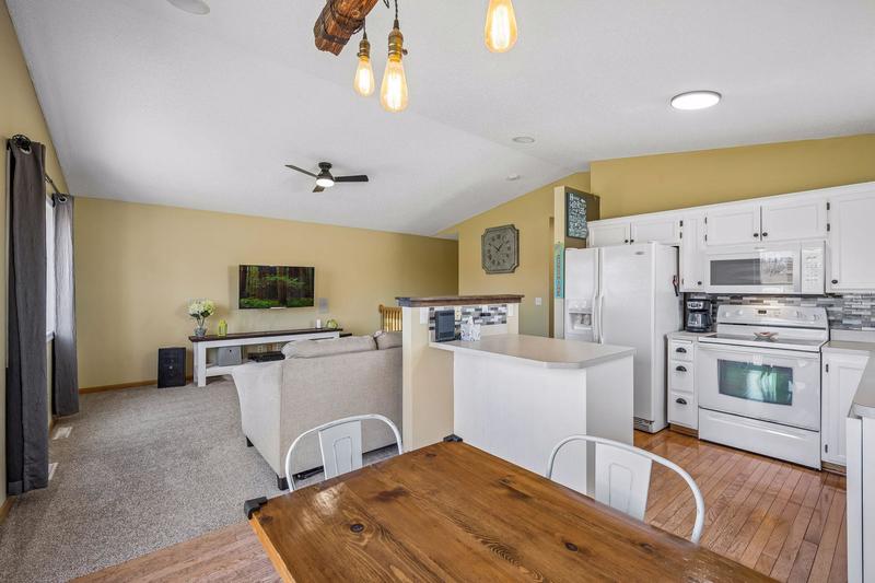 425 1st Street Montrose, MN