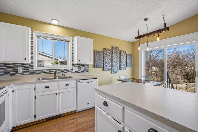 425 1st Street Montrose, MN