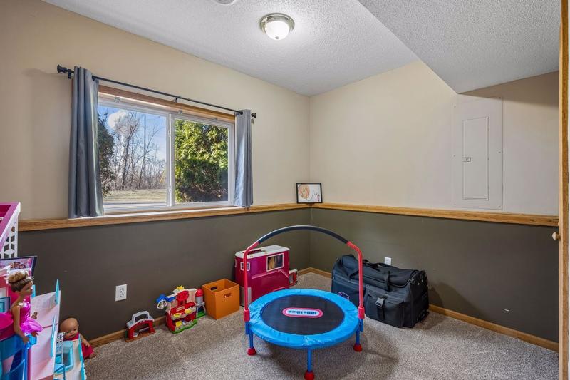 425 1st Street Montrose, MN