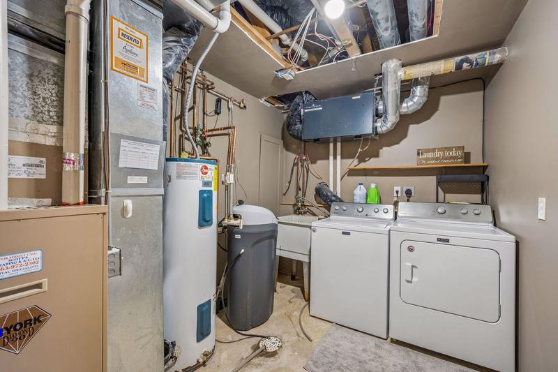 425 1st Street Montrose, MN