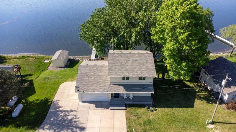 6825 Shore Drive Greenfield, MN