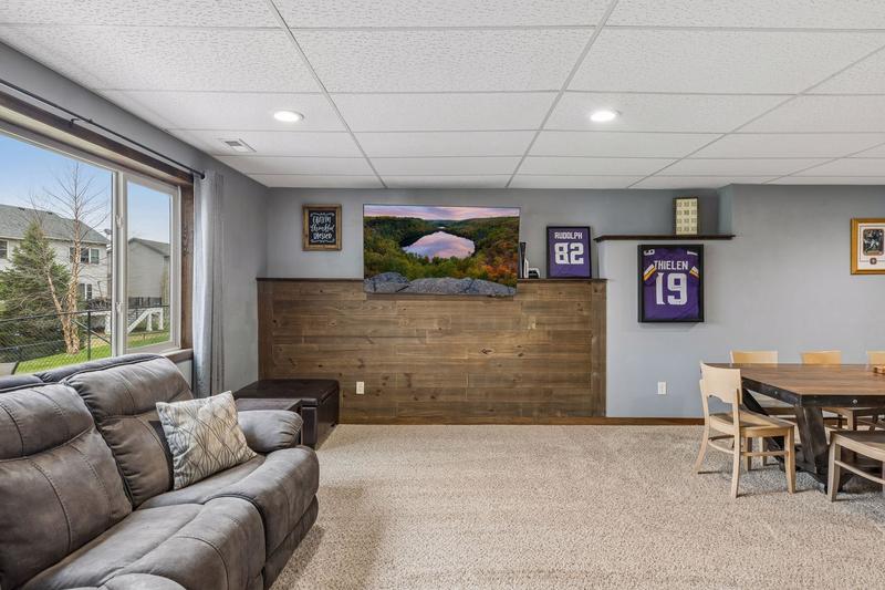 1056 3rd Street Delano, MN