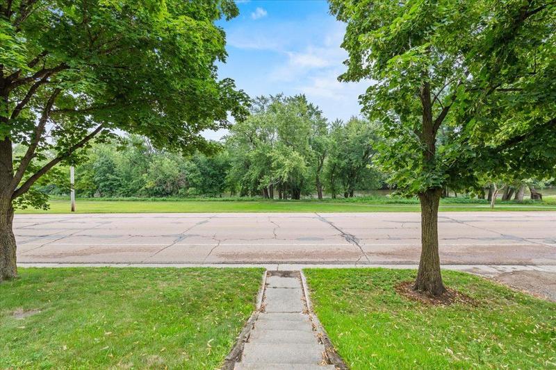 417 Lewis Avenue Watertown, MN
