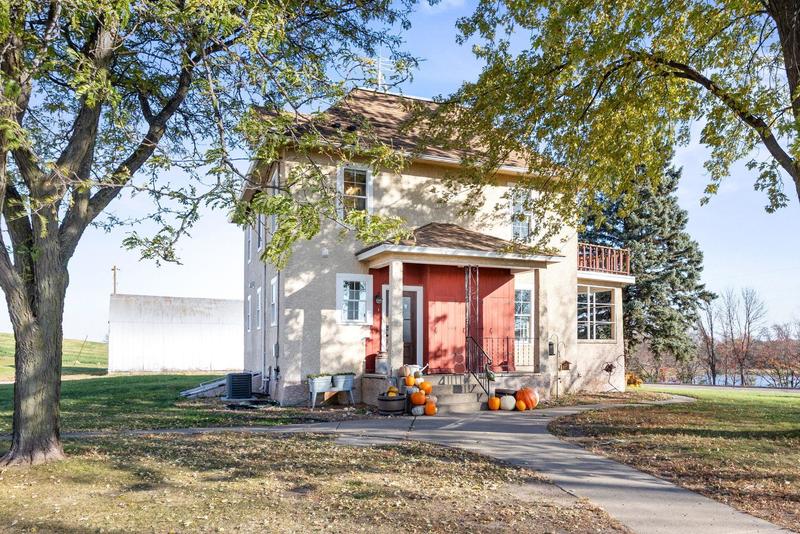 4855 County Road 8  Waverly, MN