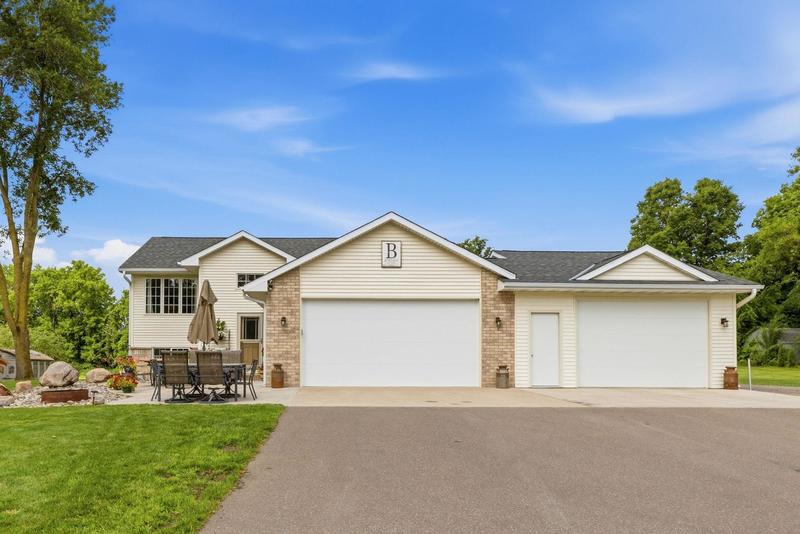 5885 Dalton Avenue SE Delano, MN