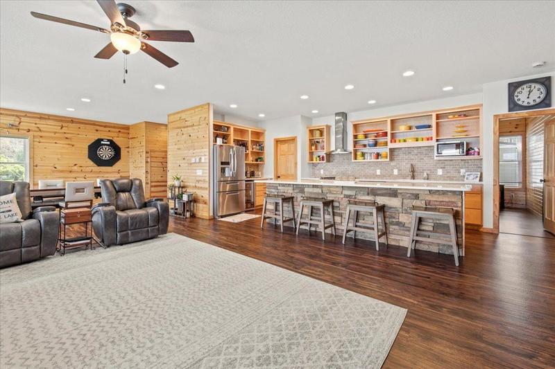 1108 Lakeview Drive Waverly, MN