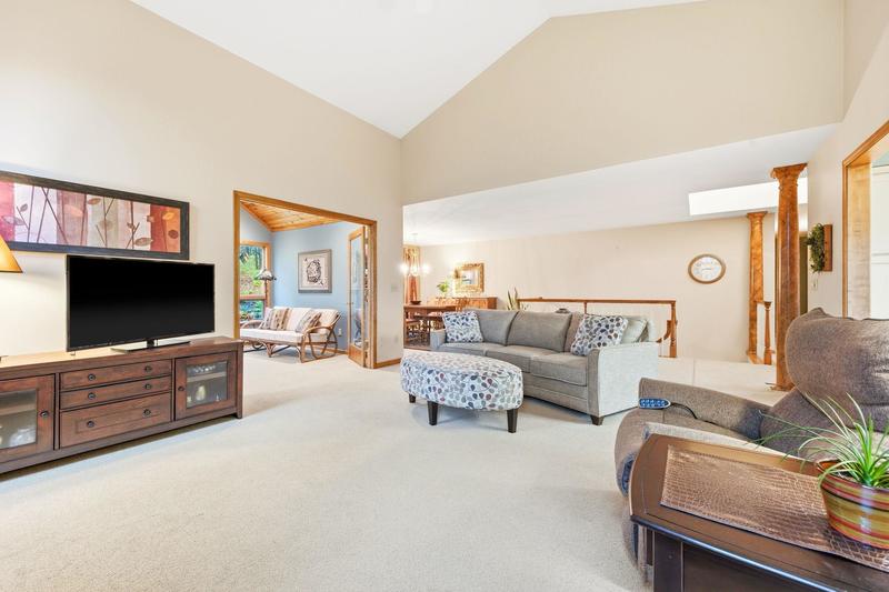 1360 Parkview Drive  Chaska, MN