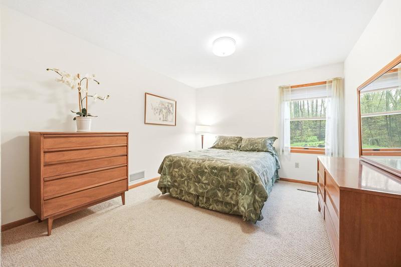 1360 Parkview Drive  Chaska, MN