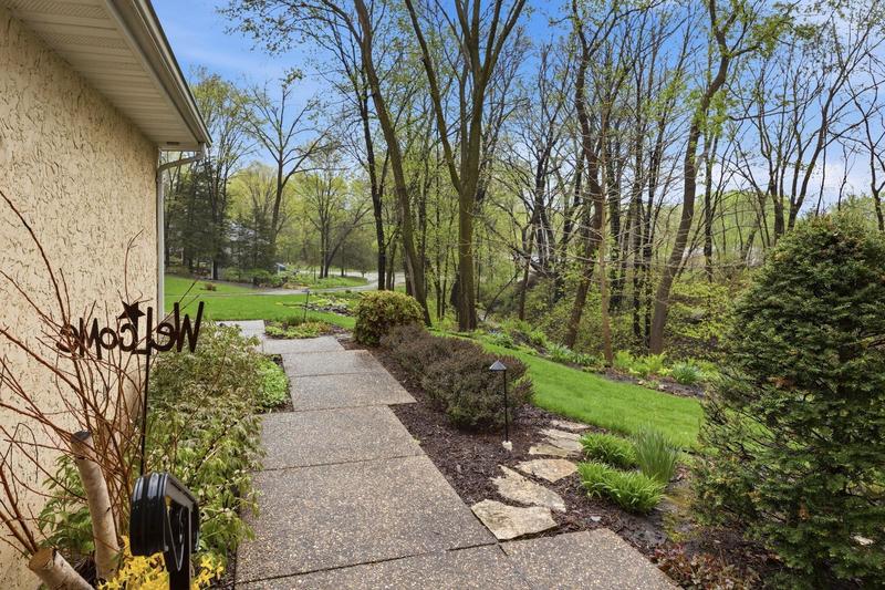 1360 Parkview Drive  Chaska, MN