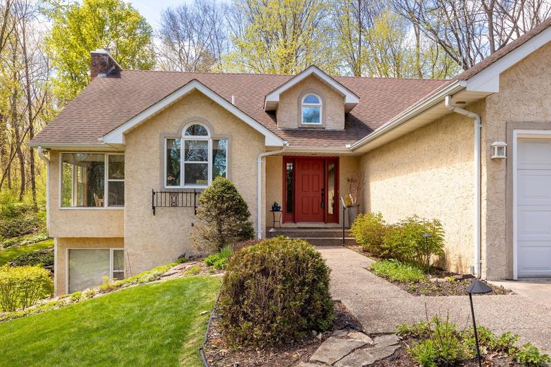 1360 Parkview Drive  Chaska, MN