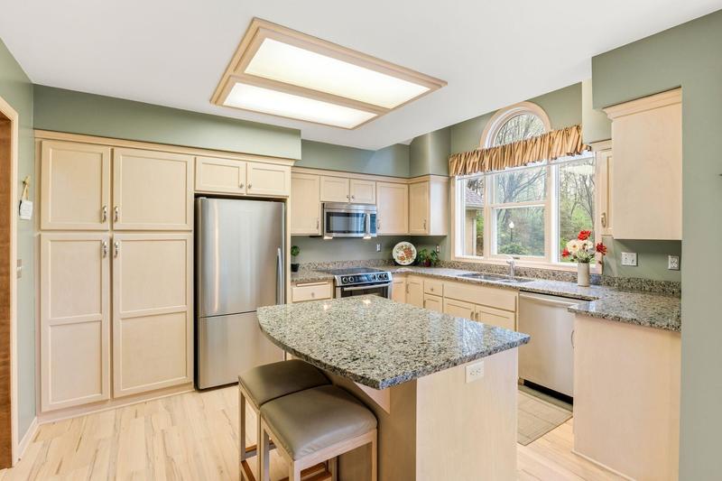 1360 Parkview Drive  Chaska, MN