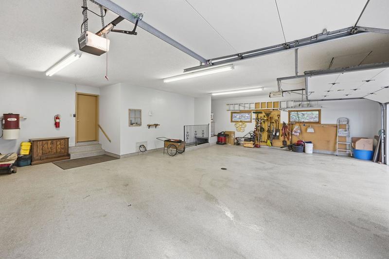 1360 Parkview Drive  Chaska, MN