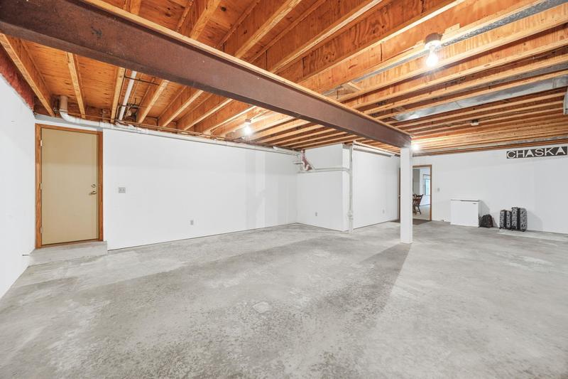 1360 Parkview Drive  Chaska, MN