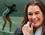 The actress grinned for the cameras as she showed off her natural laughter lines.