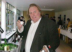 ʩ�͵���ͥ�����ܼ����ڤ˰�ȩ