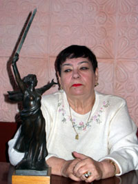 ������-����