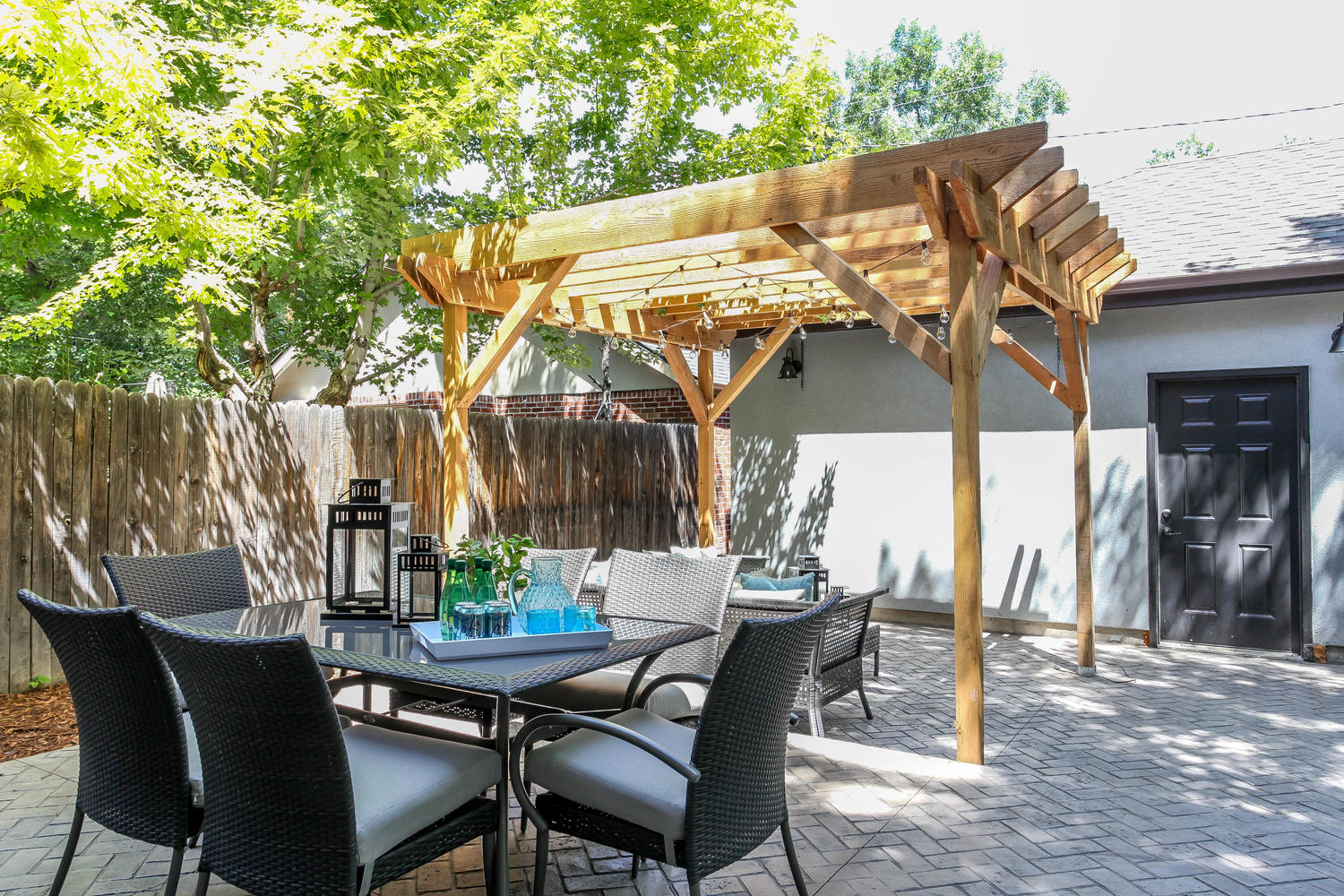 Mid Century Modern Style Home Staging Design by White Orchid Interiors